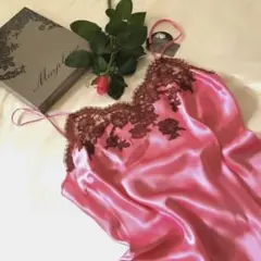 ⭐︎SOLDES⭐︎ 最高級シルク100%フランスビビットピンクの美しいベビードール