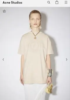 Acne Studios ベージュ Tシャツのサムネイル