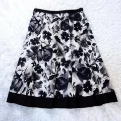 【USED】ローラアシュレイ　花柄　ネイビー　フレアスカート　サイズ9