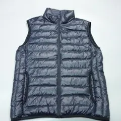 8224美品 ユニクロ ウルトラライトダウンベスト 黒 メンズ S