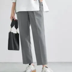 【新品タグ付き】高見えゆるテーパードパンツ Pierrot