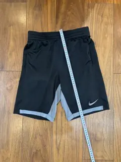 NIKE ハーフパンツ ブラック スポーツウェア　150くらい