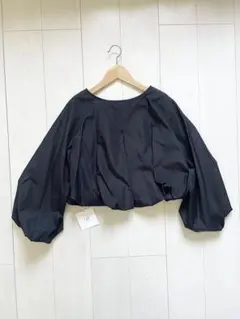 maisondedolce メゾンドルチェ　バルーンブラウス　新品未使用タグ付のサムネイル