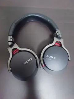 SONY MDR-1R 有線ヘッドホン ブラック/レッド MDR-1R 開発者インタビュー PART1 | ヘッドホン | ソニー