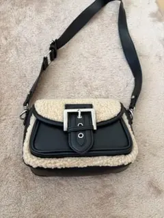 ボア ショルダーバッグ ブラック ベルトデザイン 韓国系