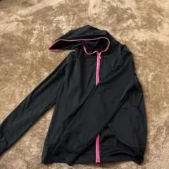 フード付きスポーツパーカー