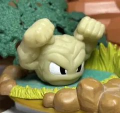 1997年　表情違い　イシツブテ　（比較しましたがクリアではなかったです）