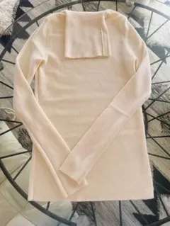 UNIQLO エクストラファインメリノリブタートルネックニット