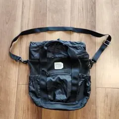 FREDRIK PACKERS ブラックショルダーバッグ