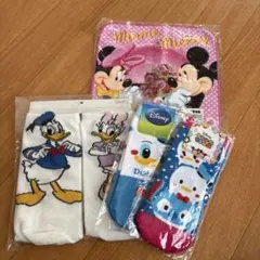 新品 ディズニー 靴下3足セット ミニタオル付 ドナルド デイジー」
