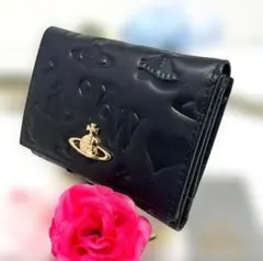 ヴィヴィアンウエストウッド 　レザーブラック　三つ折財布　模様入