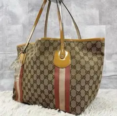 美品 グッチ トートバッグ シェリーライン GGキャンバス チャーム付