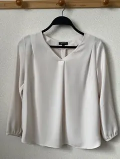 【未使用】 INDIVI Ｖネックシフォンブラウス　ライトベージュ　38