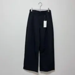 新品タグ付き　MONO-MART ワイドカーブタックスラックスパンツ　ブラック