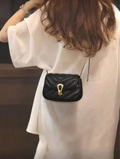 ブラックキルティングショルダーバッグ