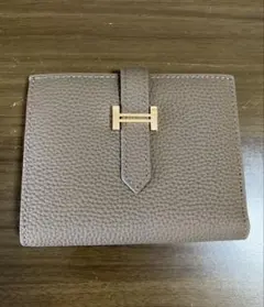 お値下げ！ノーブランド　本革Hロゴ二つ折り財布グレージュ　新品未使用品