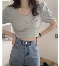 ハートネックショート丈トップス