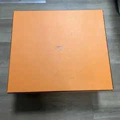 HERMES ギフトボックス 箱のみ リボン、薄紙付き　アヴァロン　特大 HERMES ギフトボックス 箱のみ リボン、薄紙付き アヴァロン 特大