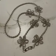 LOWRYS FARM スマホショルダー 新品未使用 シルバー 花形ビーズ