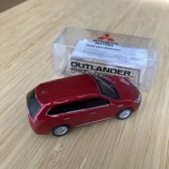 Mitsubishi Outlander PHEV ミニカーのサムネイル
