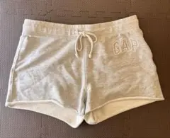 GAP グレー ショートパンツ