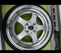 OZ Racing FUTURA 17インチ 8j+45 114.3 フッツーラ - メルカリ
