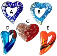 ガラス ペンダントトップ 1個 金ラメ ハート デザインビーズ ネックレス