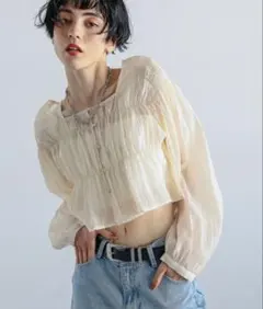 PAGEBOY シャーリングミニ2WAYブラウス クリームのサムネイル