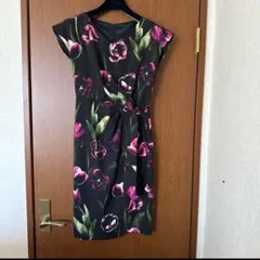 ピンキーアンドダイアン　チューリップ柄半袖ひざ丈ワンピース　サイズ36