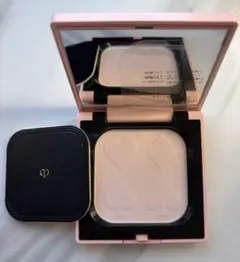 【美品】クレ・ド・ポーボーテ プードルコンパクトエサンシエル ピンク