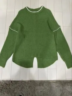 【美品】MEDDUM グリーンリブ編みニット　スリット