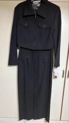 黒のロングセットアップスーツ