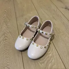 スタッズ付きピンクバレエシューズ