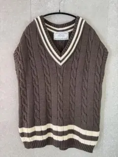 Oldderby Knitwear ケーブル編みニットベスト　イギリス製