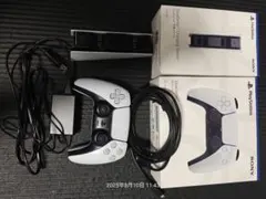 PS5 DualSense コントローラーと充電スタンド