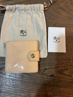 イルビゾンテ⭐︎エナメルベージュ二つ折財布