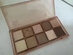 Peach C アイシャドウ　05 NUTTY MILKのサムネイル