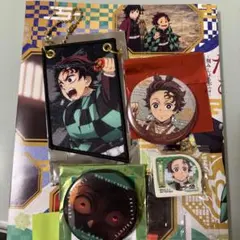 鬼滅の刃 炭治郎　眼差し　箔押し　缶バッジ　午年　無限城　チャーム　ランダム