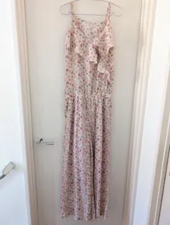 新品☆ナチュラルビューティベーシック 花柄 フリル サロペット M ピンクのサムネイル
