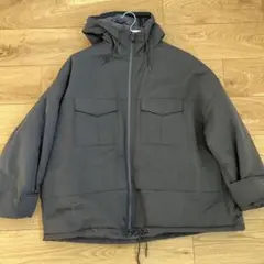 ユニクロ ホワイトマウンテニアリング ハイブリッドダウンオーバーサイズパーカ