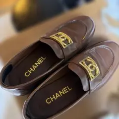 CHANEL ブラウン ローファー 37.5Cのサムネイル