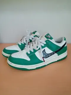 ナイキ　スニーカー　ロッタリー　ローカット　ダンク　NIKEのサムネイル