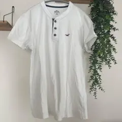 Hollister ボタン付きホワイトTシャツ