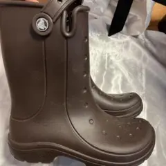 Crocs ブラウン 長靴穴あきデザイン