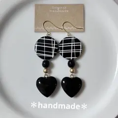 No.133 ハンドメイド　ガラスハート　サージカルステンレスフックピアス