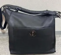 COLE HAAN レザーショルダーバッグ 黒 通勤 A4収納可 上品