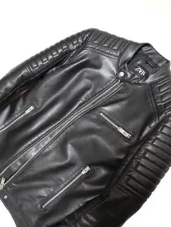 美品 ZARA フェイクレザー シングルライダースジャケットのサムネイル
