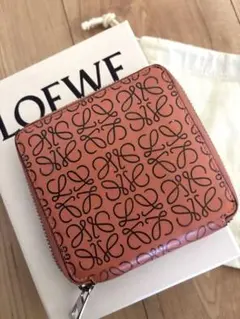 【美品/LOEWE】二つ折り財布　ピンクのサムネイル