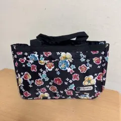 LeSportsac 花柄ポーチ 黒