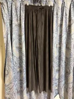 プリーツ ワイドパンツ